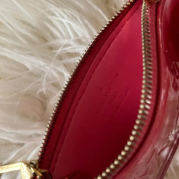 Louis Vuitton Vernis Key Cles Pouch - Picture 7 of 8